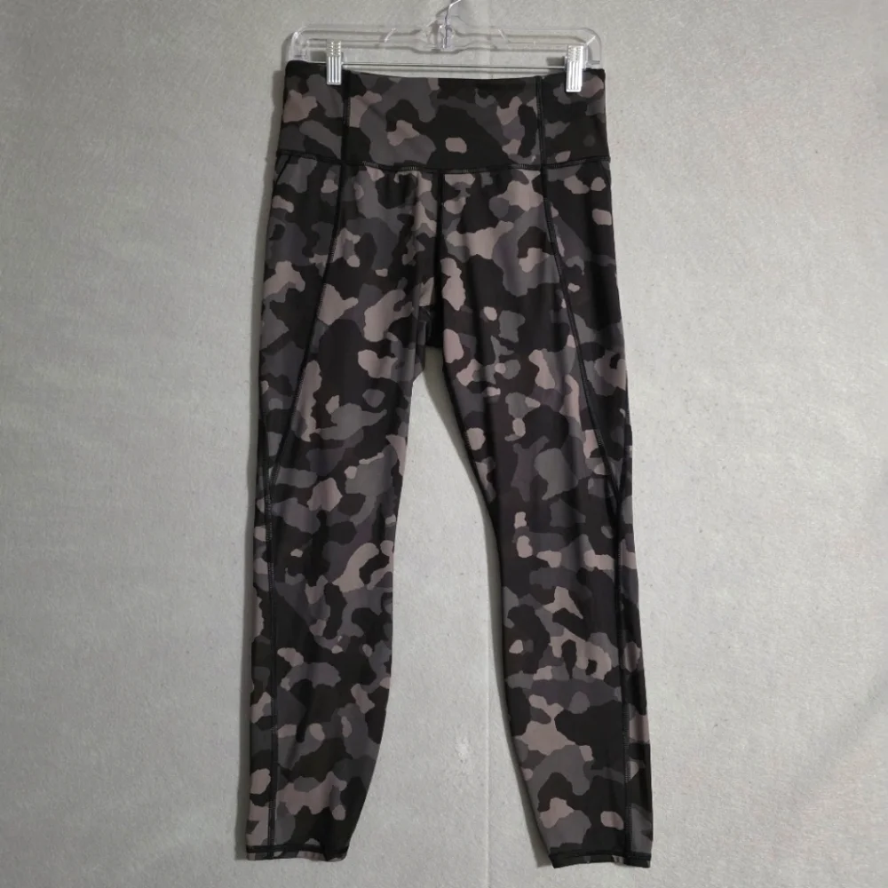 Athleta Womens Black Lightning Camo 7/8 Tight 487500 Size Medium